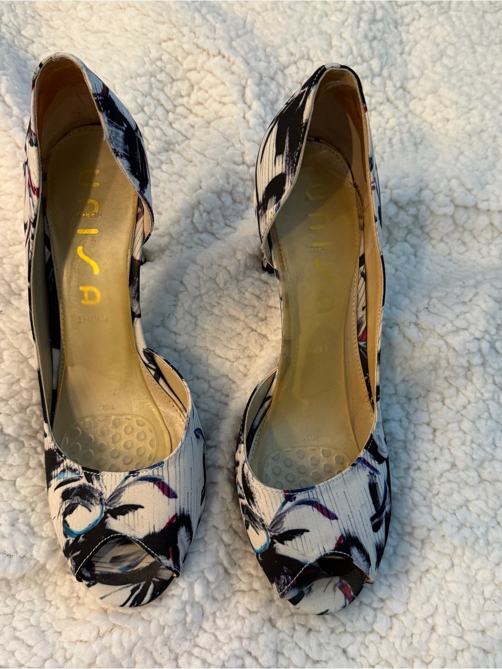 Unisa White Floral Peep-Toe Heels with Black and Blue Accents